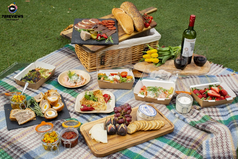Chuẩn bị đồ ăn cho buổi dã ngoại